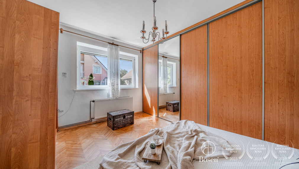 BOSEN | Starší RD s veľkou záhradou o výmere 5030 m2