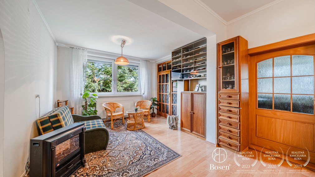 BOSEN | Starší RD s veľkou záhradou o výmere 5030 m2