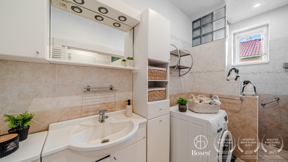 BOSEN | Starší RD s veľkou záhradou o výmere 5030 m2