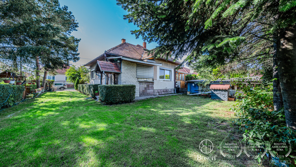BOSEN | Starší RD s veľkou záhradou o výmere 5030 m2