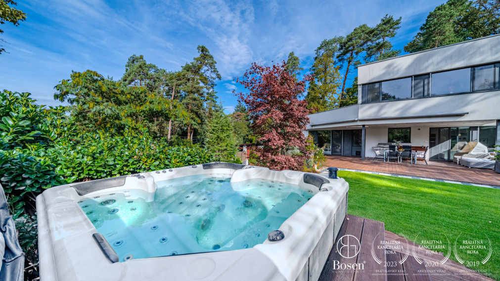 BOSEN | Modern 6-room family house in a beautiful setting with a garage for 3 cars, Plánky, Bratislava, 889m²