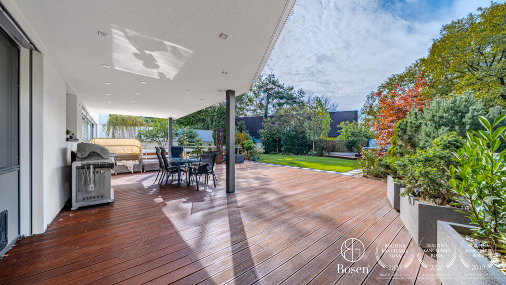 BOSEN | Modern 6-room family house in a beautiful setting with a garage for 3 cars, Plánky, Bratislava, 889m²