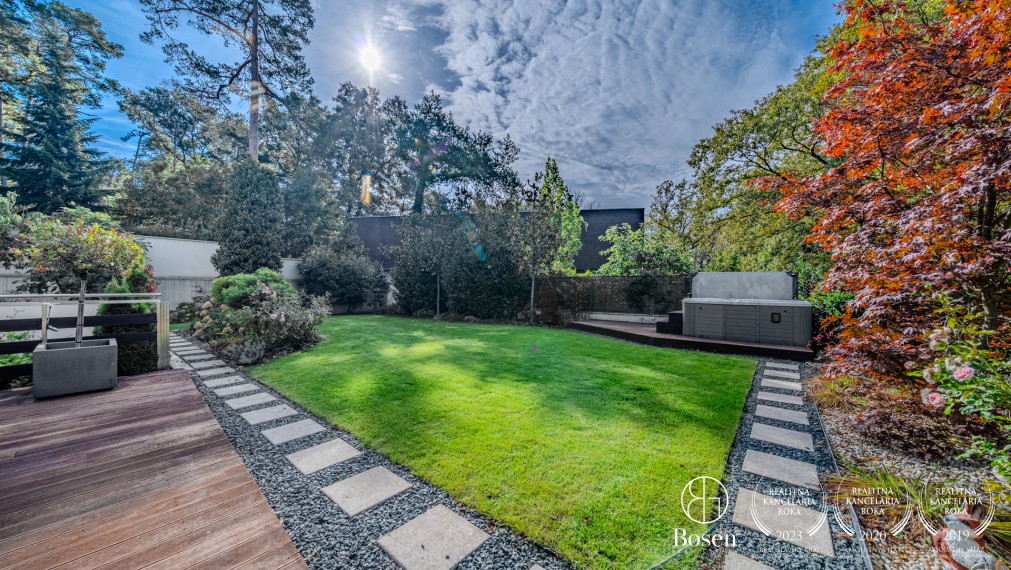 BOSEN | Modern 6-room family house in a beautiful setting with a garage for 3 cars, Plánky, Bratislava, 889m²