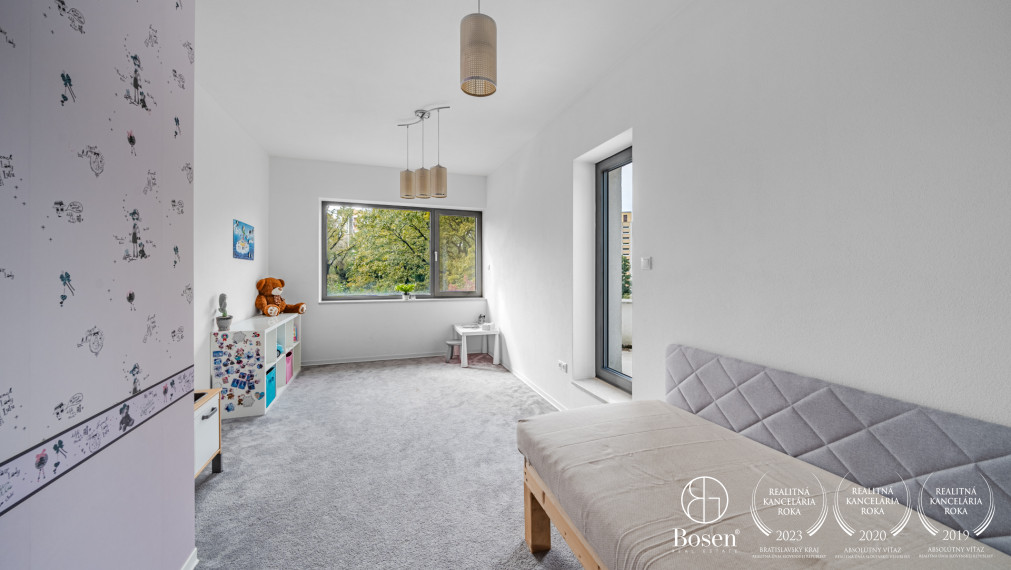 BOSEN | Modern 6-room family house in a beautiful setting with a garage for 3 cars, Plánky, Bratislava, 889m²