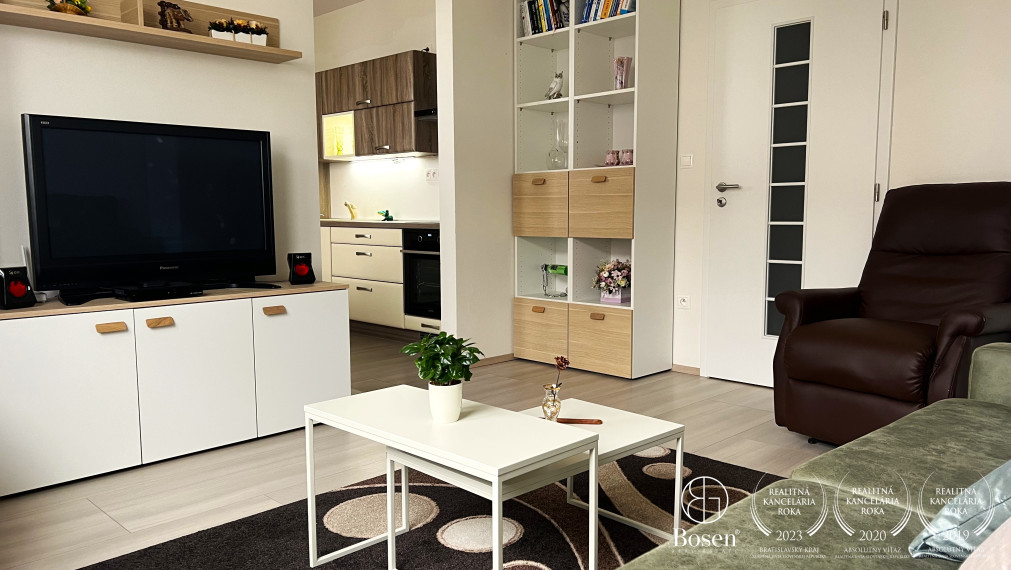 BOSEN | Na prenájom 1 izbový slnečný byt - Nová Dubnica