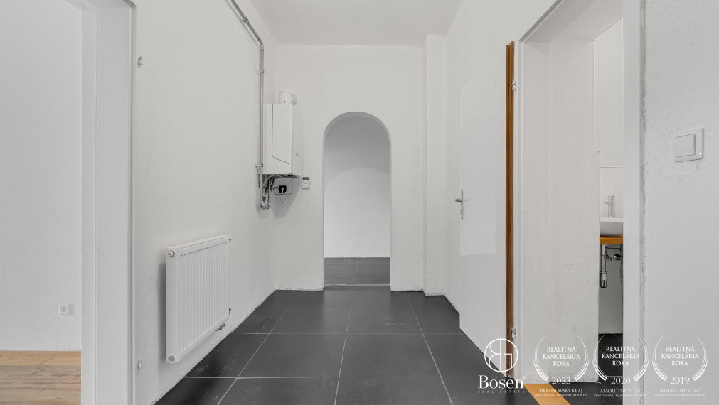 BOSEN | Veľkoplošný 4 izbový byt v obci Dobermannsdorf v Rakúsku, so záhradou a garážou