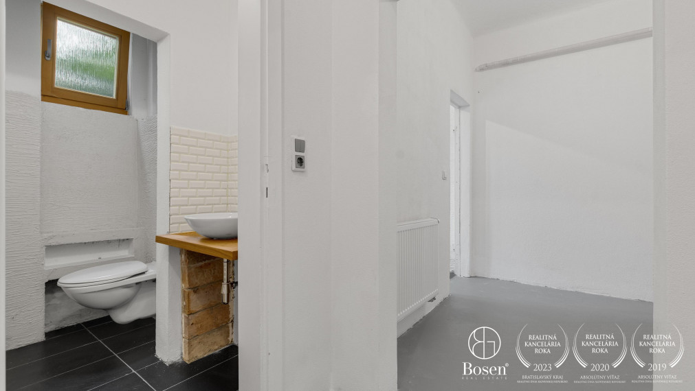 BOSEN | Veľkoplošný 4 izbový byt v obci Dobermannsdorf v Rakúsku, so záhradou a garážou