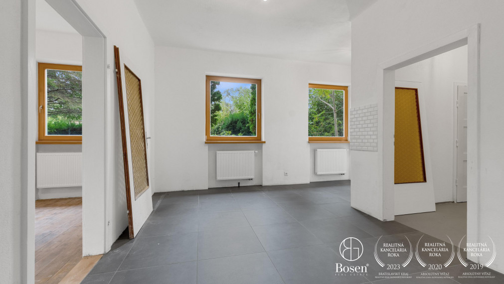 BOSEN | Veľkoplošný 4 izbový byt v obci Dobermannsdorf v Rakúsku, so záhradou a garážou