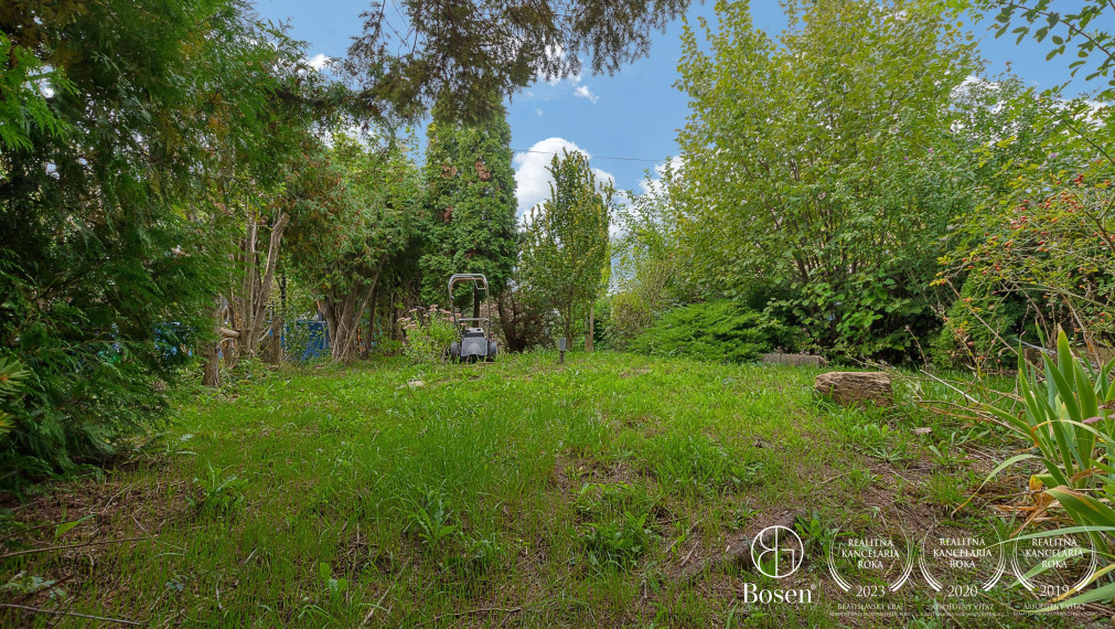 BOSEN | Veľkoplošný 4 izbový byt v obci Dobermannsdorf v Rakúsku, so záhradou a garážou