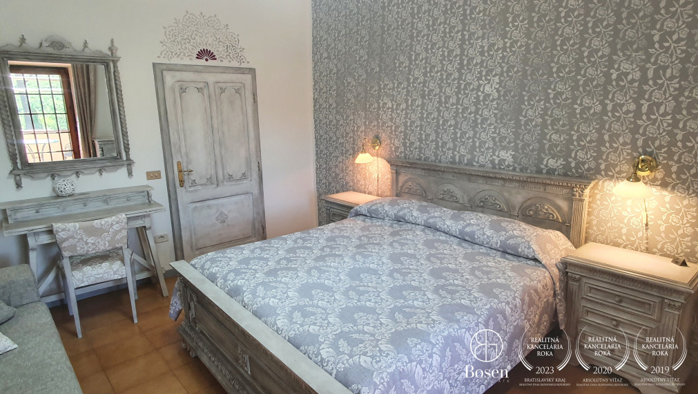 BOSEN I Uniqe agro-tourism complex for Sale, Italy - Tuscany