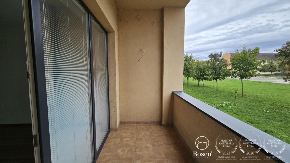 BOSEN | Na prenájom nebytový priestor s 3 miestnosťami