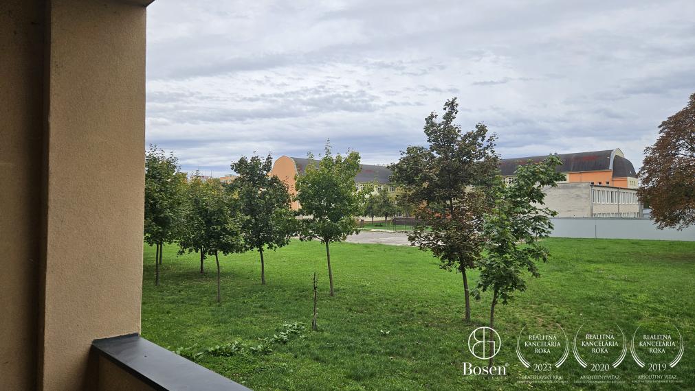 BOSEN | Na prenájom nebytový priestor s 3 miestnosťami