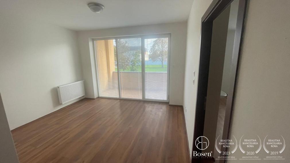 BOSEN | Na prenájom nebytový priestor s 3 miestnosťami