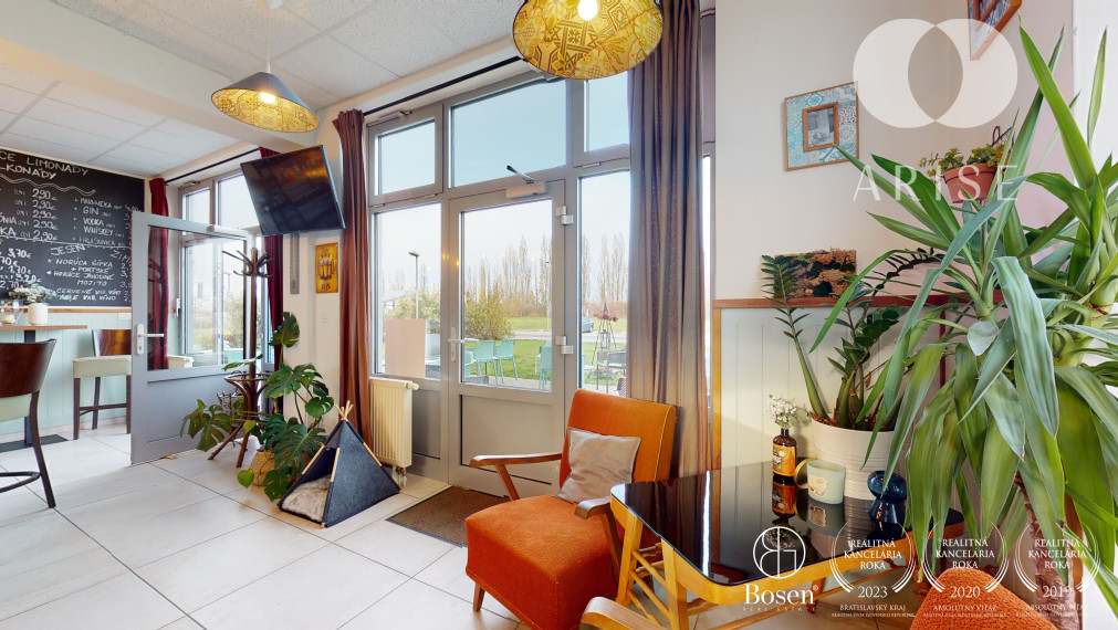 Prenájom útulnej kaviarne GARDENS CAFE v Senec Gardens!