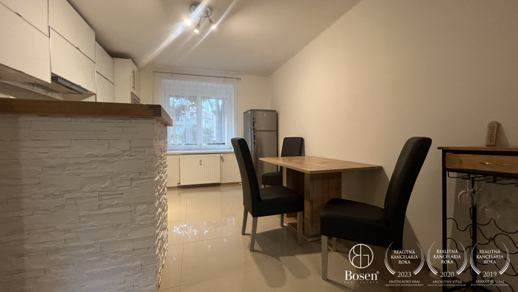 BOSEN | Na prenájom slnečný 2 izbový byt | Trenčín - Sihoť