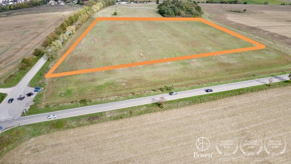 BOSEN | Na predaj investičný pozemok 27 100 m2 pri obci Dežerice,  Bánovce nad Bebravou
