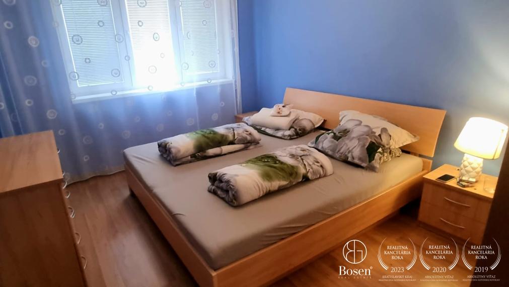BOSEN | Na predaj  2-izbový byt, blízko autobusovej a vľakovej stanici v meste Dunajeská Streda