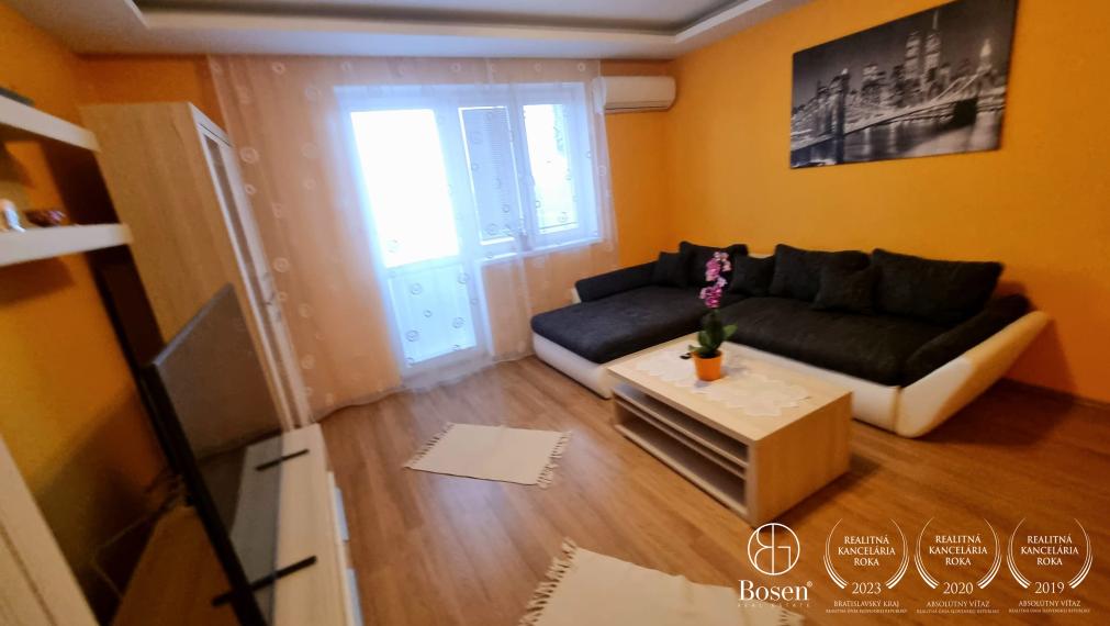 BOSEN | Na predaj  2-izbový byt, blízko autobusovej a vľakovej stanici v meste Dunajeská Streda
