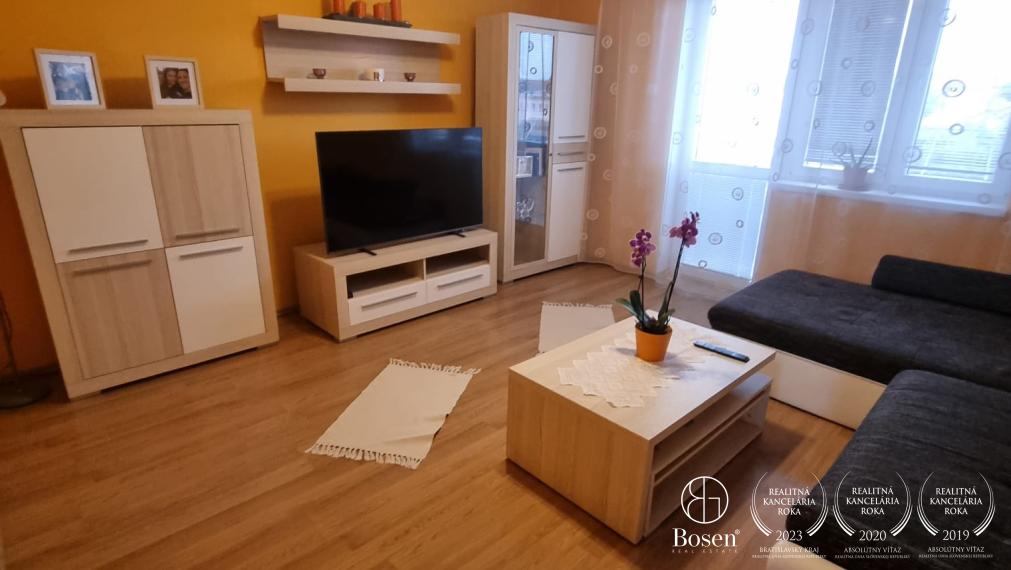 BOSEN | Na predaj  2-izbový byt, blízko autobusovej a vľakovej stanici v meste Dunajeská Streda