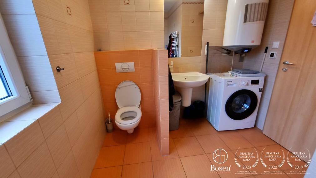 BOSEN | Na predaj  2-izbový byt, blízko autobusovej a vľakovej stanici v meste Dunajeská Streda