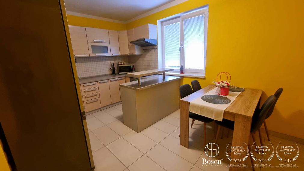 BOSEN | Na predaj  2-izbový byt, blízko autobusovej a vľakovej stanici v meste Dunajeská Streda