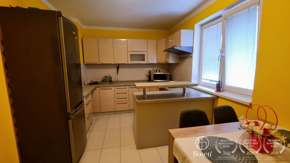 BOSEN | Na predaj  2-izbový byt, blízko autobusovej a vľakovej stanici v meste Dunajeská Streda