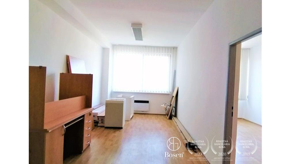 Na prenájom rôzne veľkosti kanc. priestorov v Novom Meste s výborným parkovaním