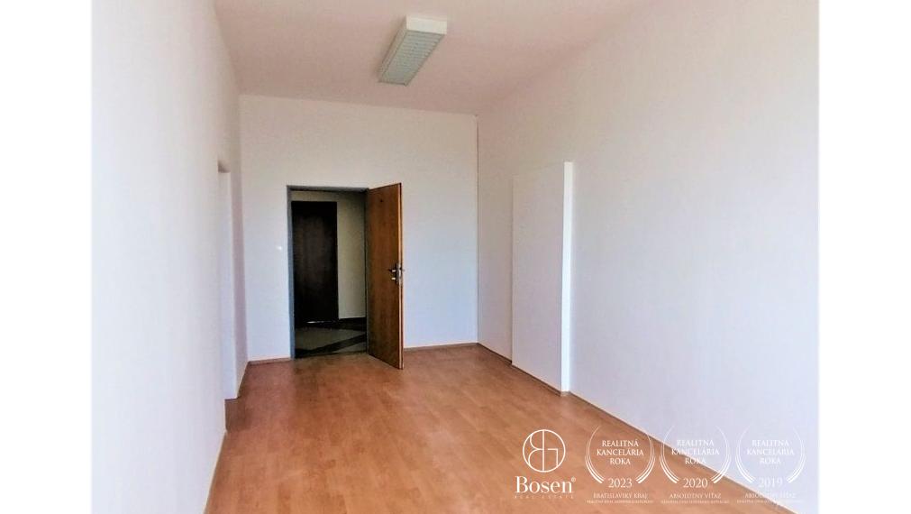 Na prenájom rôzne veľkosti kanc. priestorov v Novom Meste s výborným parkovaním