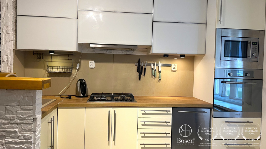 BOSEN | Na prenájom slnečný 2 izbový byt | Trenčín - Sihoť