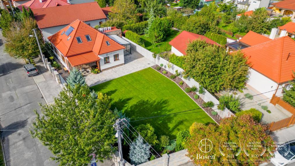 BOSEN | Nadštandardný rodinný dom s viacerými možnosťami využitia