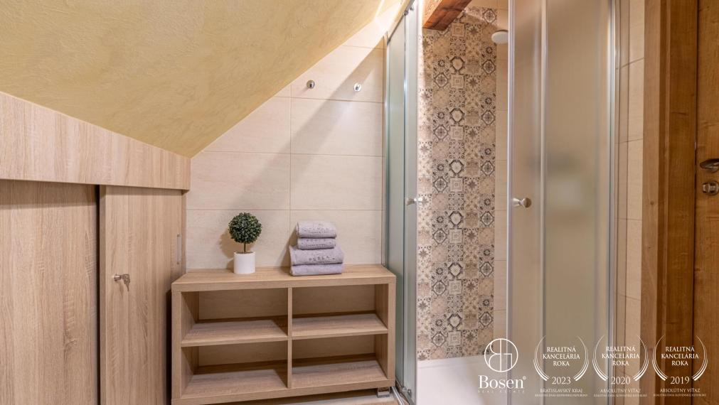 BOSEN | Nadštandardný rodinný dom s viacerými možnosťami využitia