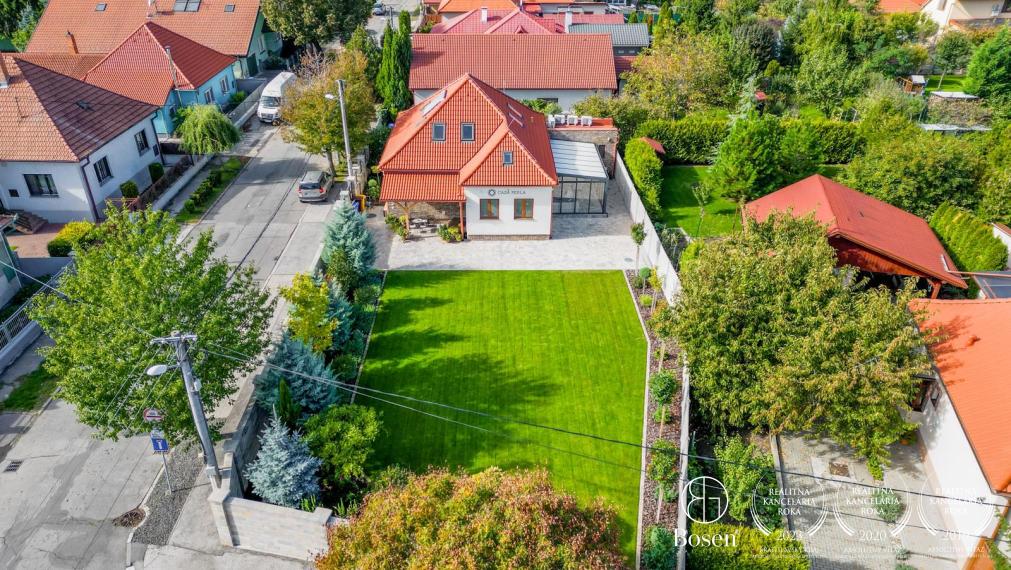 BOSEN | Nadštandardný rodinný dom s viacerými možnosťami využitia
