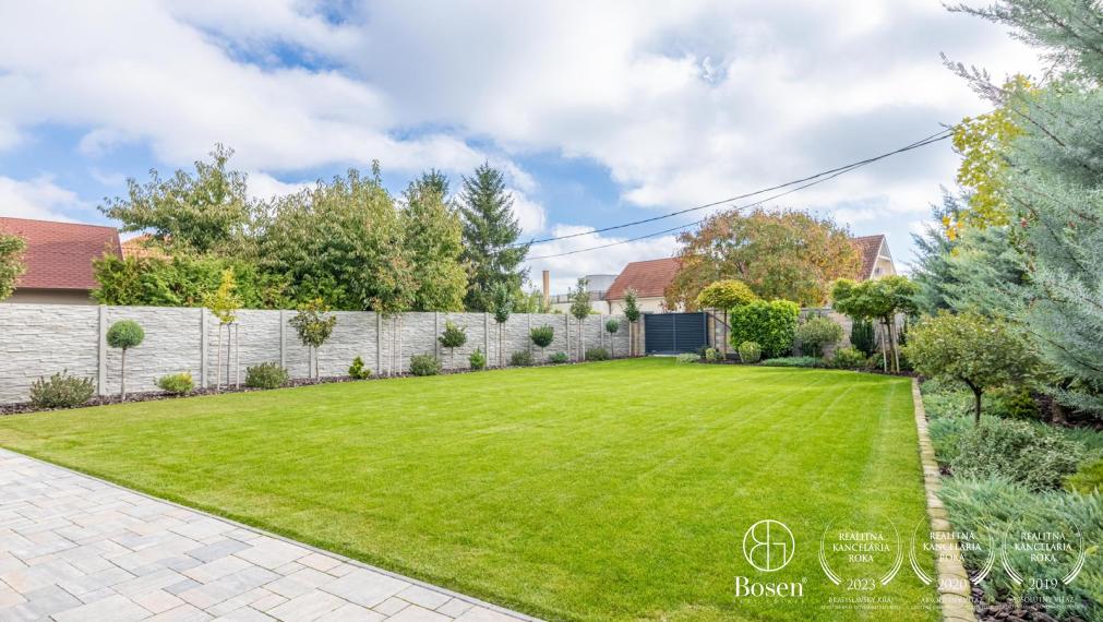 BOSEN | Nadštandardný rodinný dom s viacerými možnosťami využitia