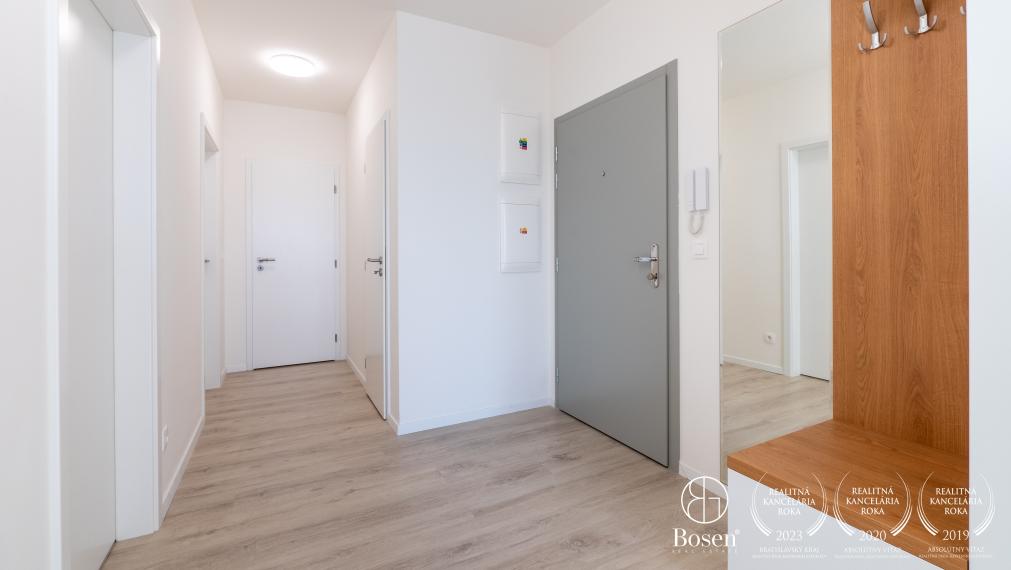 BOSEN I Prenájom svetlého čiastočne zariadeného 3i bytu, Ovocné sady, Ružinov, 70 m2