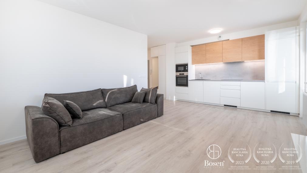 BOSEN I Prenájom svetlého čiastočne zariadeného 3i bytu, Ovocné sady, Ružinov, 70 m2