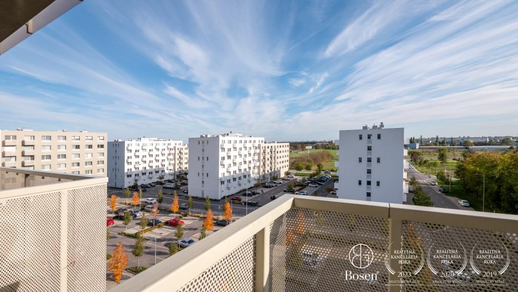 BOSEN I Prenájom svetlého čiastočne zariadeného 3i bytu, Ovocné sady, Ružinov, 70 m2