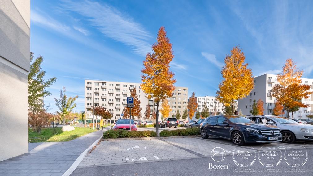 BOSEN I Prenájom svetlého čiastočne zariadeného 3i bytu, Ovocné sady, Ružinov, 70 m2