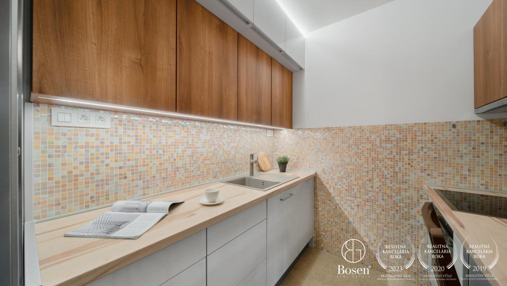 PREDANÉ | BOSEN | Novostavba 2-izbový apartmán s balkónom 52,61 m2, Rezidencia Blumentál II, Bratislava – m.č. Staré Mesto