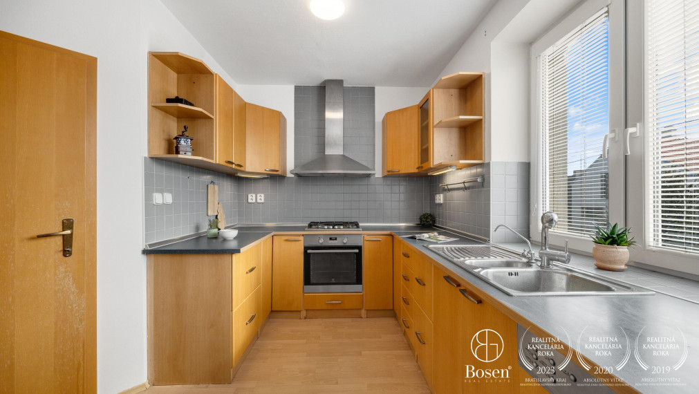 PREDANÉ - BOSEN | Slnečný 3 izbový byt 90 m2 s 2x parkovaním, Chorvátsky Grob