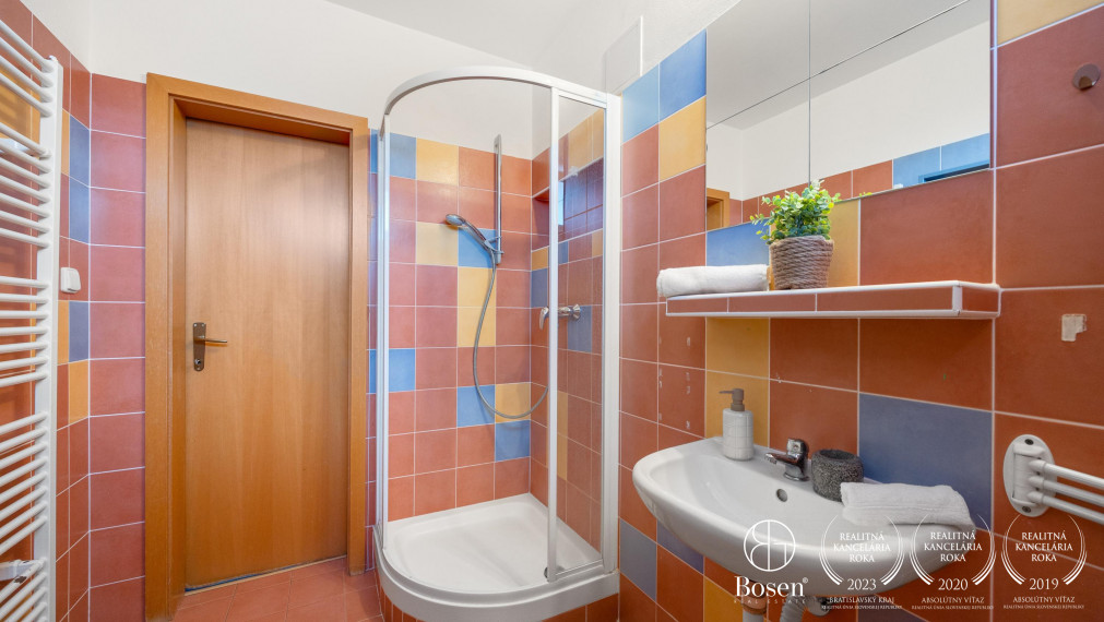 PREDANÉ - BOSEN | Slnečný 3 izbový byt 90 m2 s 2x parkovaním, Chorvátsky Grob