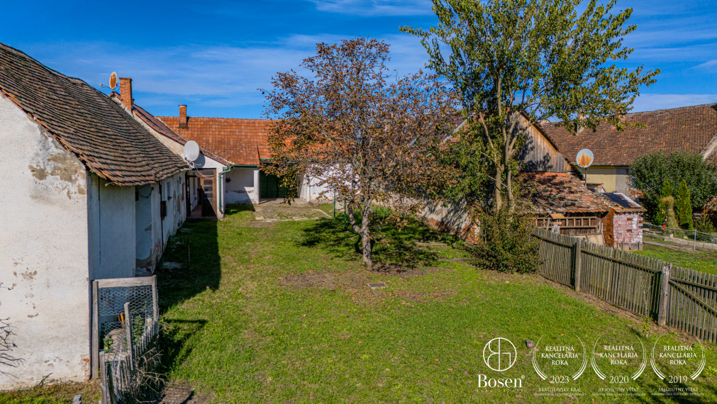 LOYALTERS | Na predaj rodinný dom v pôvodnom stave, Borský Svätý Jur, 848 m2