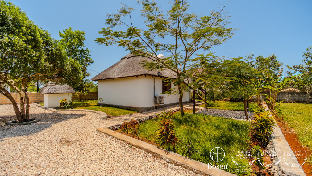 BOSEN I Zariadený 2 izbový dom na pláži, Zanzibar