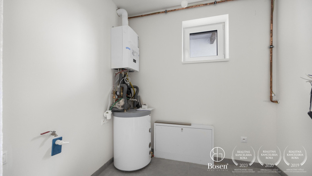 REZERVOVANÉ!!! BOSEN | Na predaj novostavba 5 izbového rodinného domu s garážou