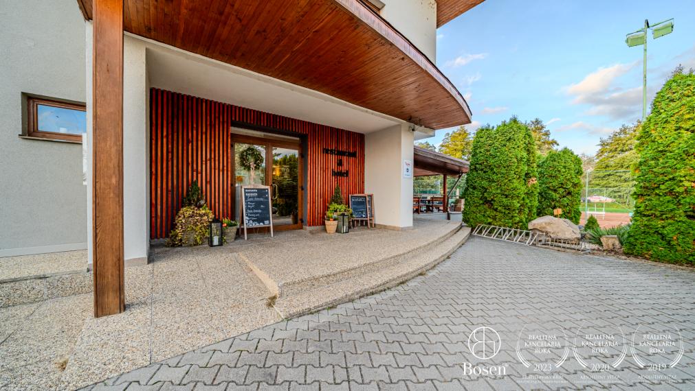BOSEN | Zabehnutéhý penzión s reštauráciou a tenisovými kurtami, Nedožery-Brezany, 9.729 m2