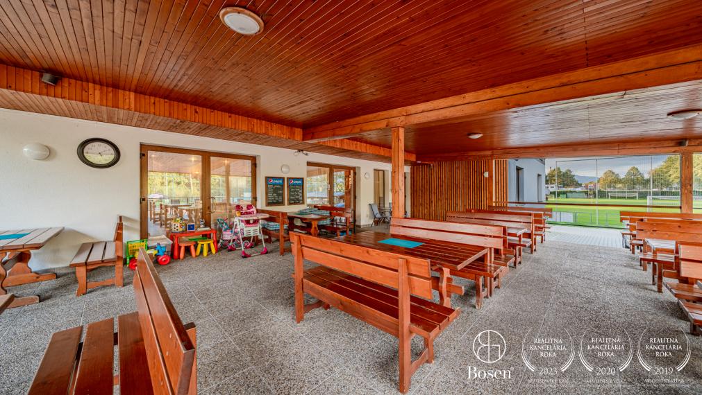 BOSEN | Zabehnutéhý penzión s reštauráciou a tenisovými kurtami, Nedožery-Brezany, 9.729 m2