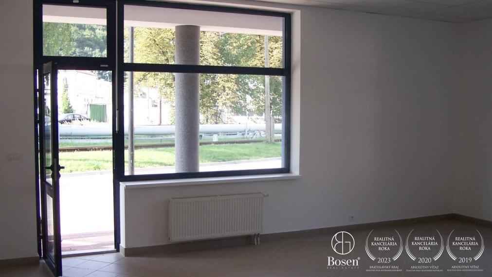 BOSEN | Prenájom obchodný priestor 68,16 m2, Nádražná ulica - Trenčianske Teplice