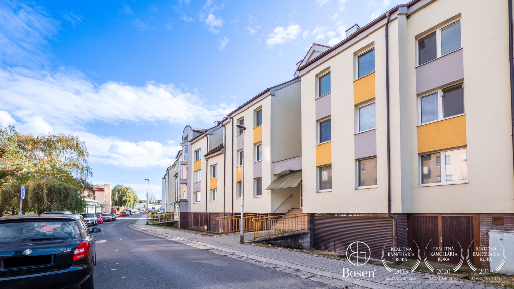 BOSEN | Priestranný 4 izbový byt v centre mesta Malacky, Malé námestie