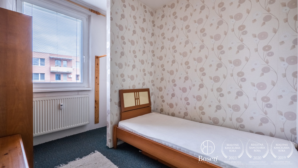 BOSEN | Priestranný 4 izbový byt v centre mesta Malacky, Malé námestie