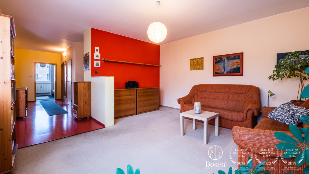 BOSEN | Priestranný 4 izbový byt v centre mesta Malacky, Malé námestie