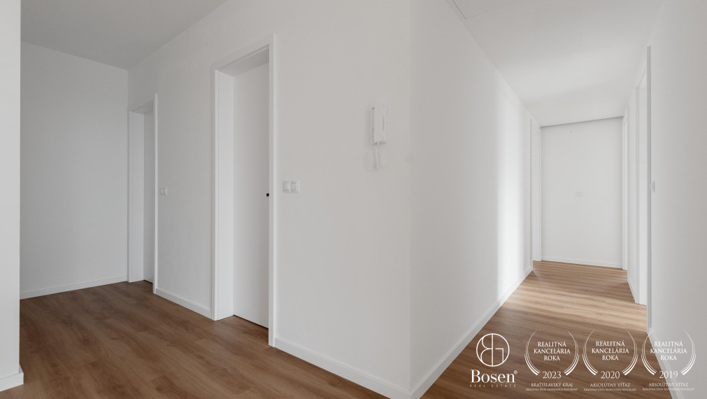 PREDANÉ: BOSEN | 4kk byt s predzáhradkou v novostavbe Bory Bývanie